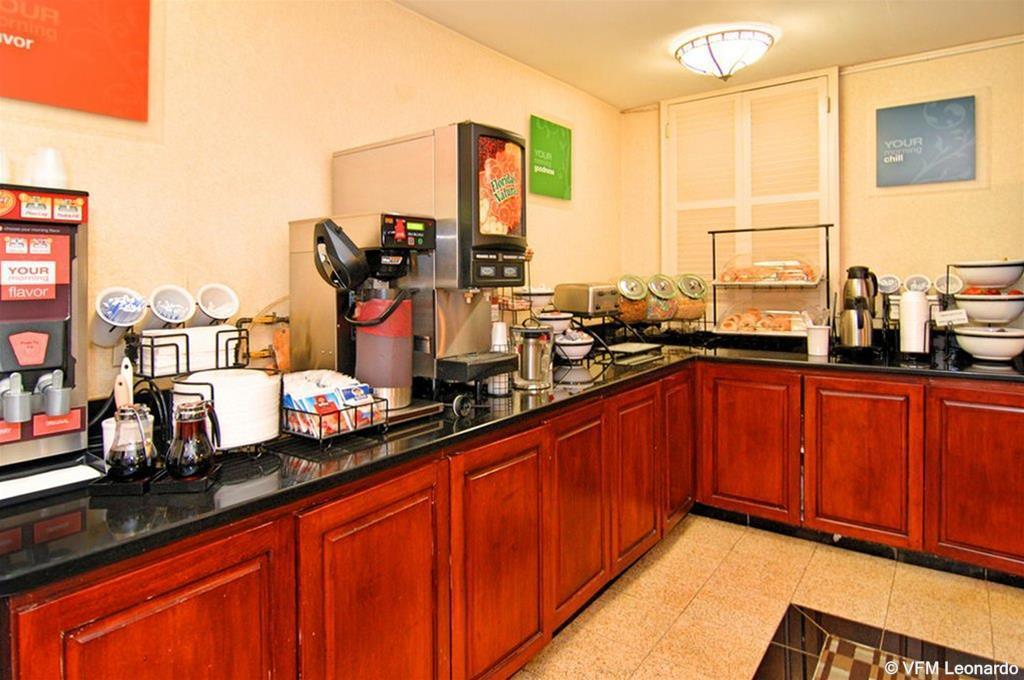 Comfort Inn Red Horse Frederick Buitenkant foto