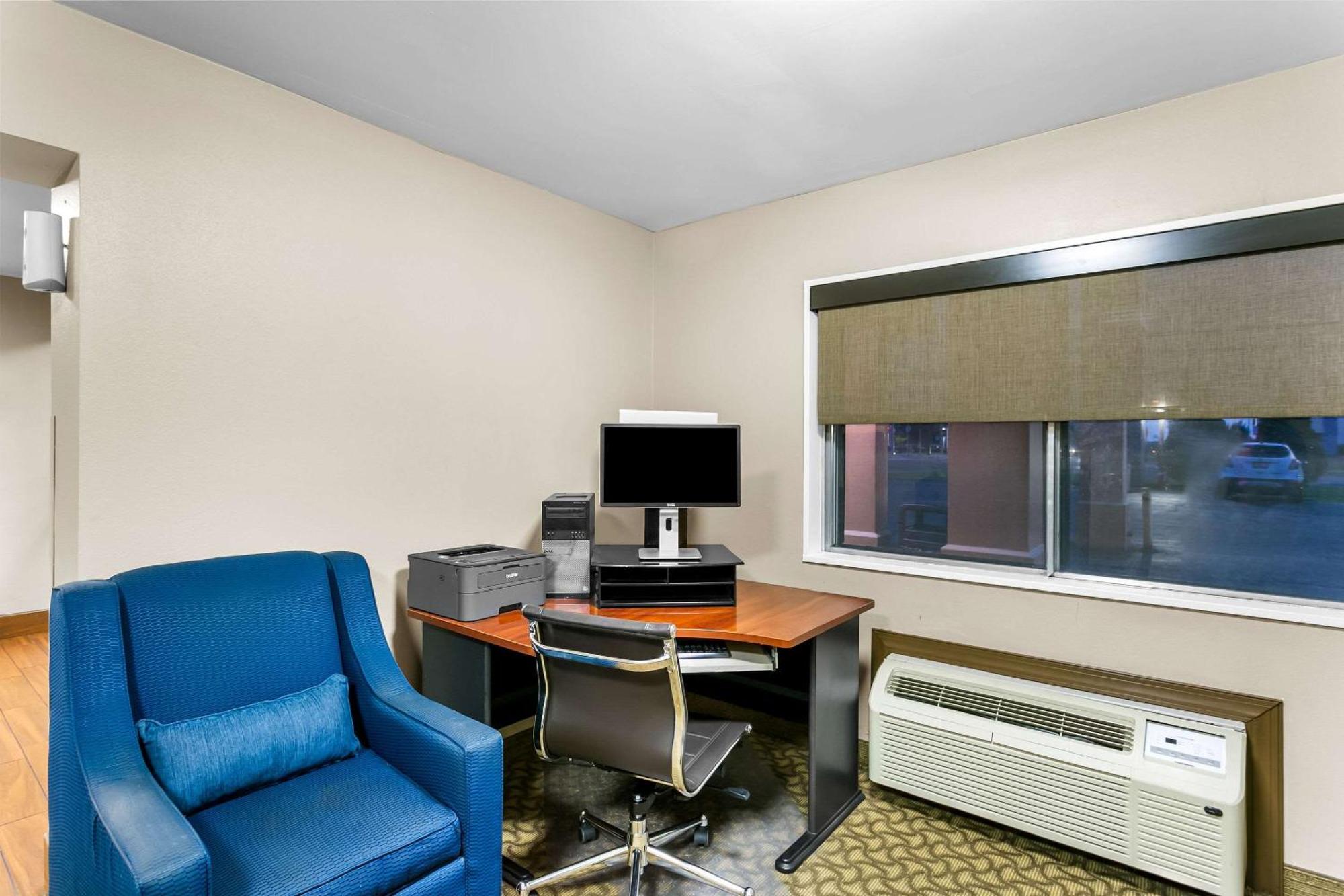 Comfort Inn Red Horse Frederick Buitenkant foto