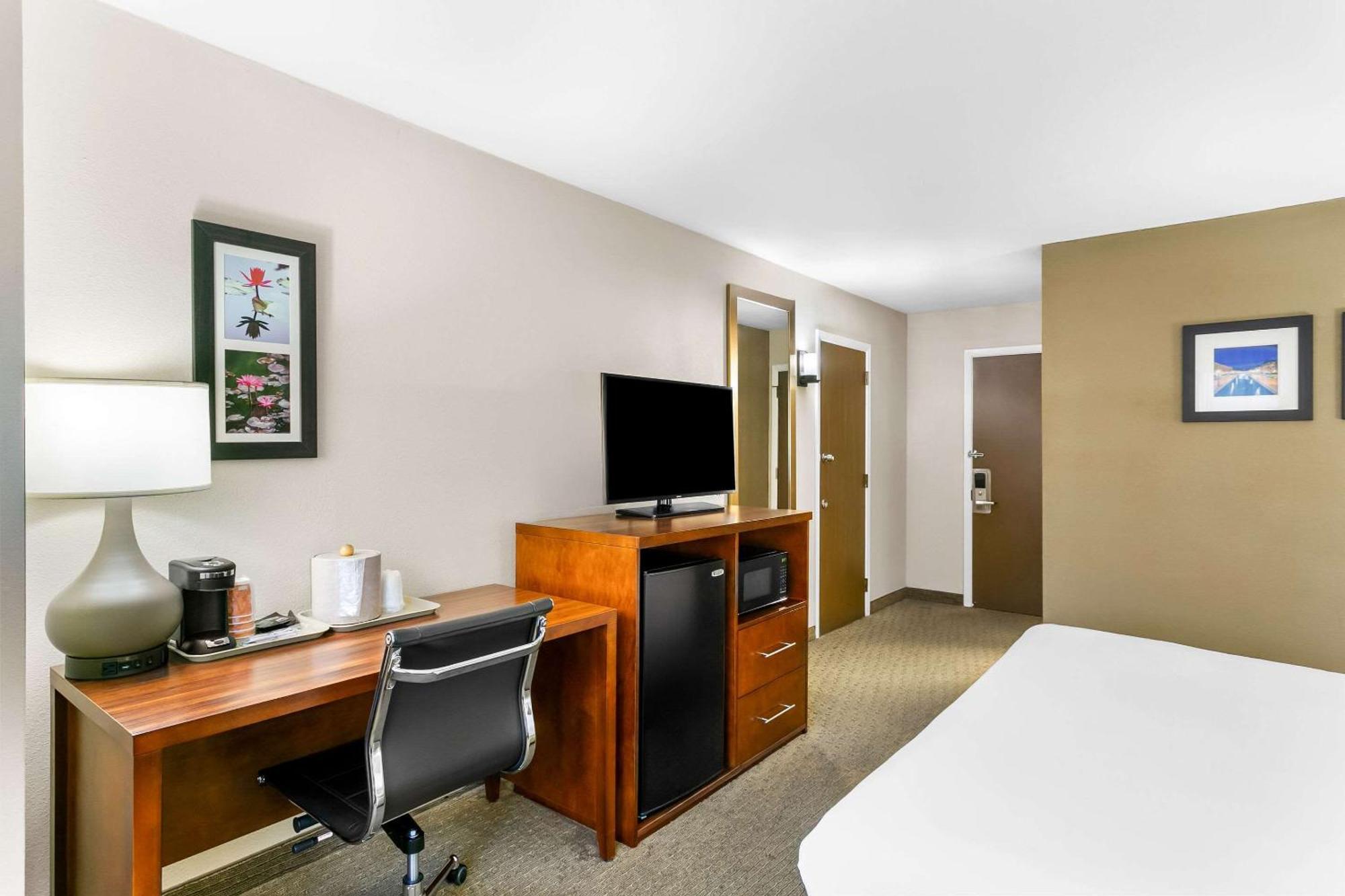 Comfort Inn Red Horse Frederick Buitenkant foto